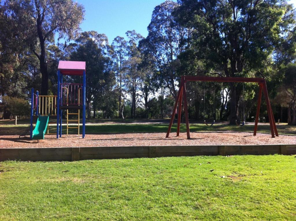 Mallacoota'S Shady Gully Caravan Park Exterior photo