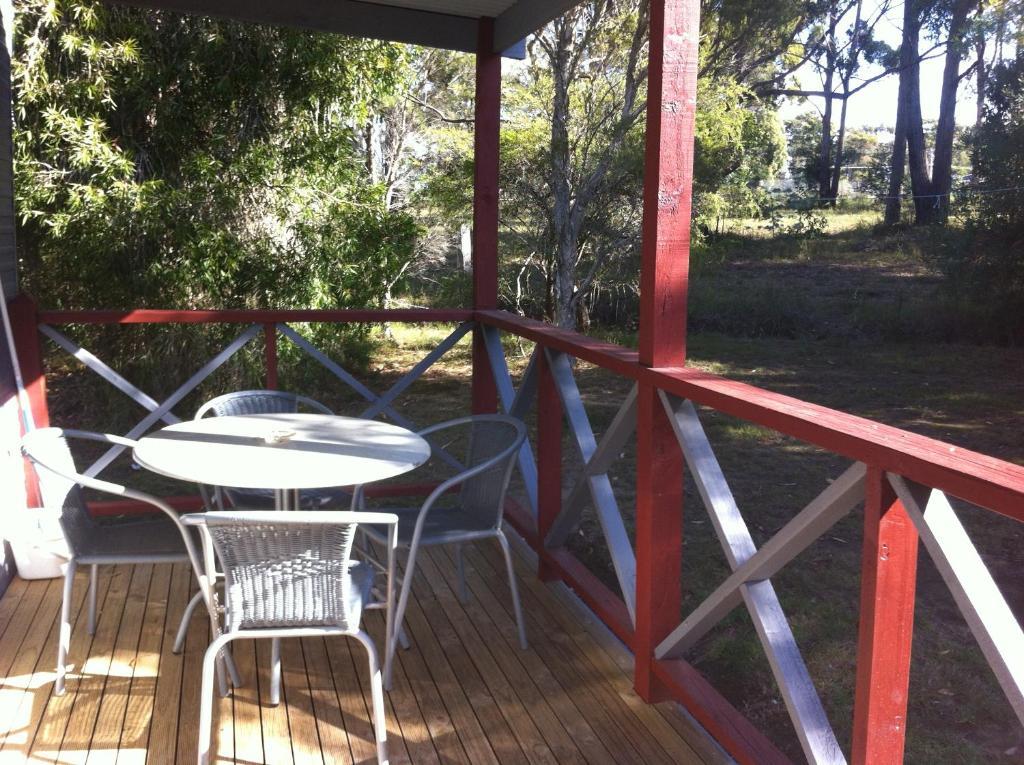 Mallacoota'S Shady Gully Caravan Park Room photo